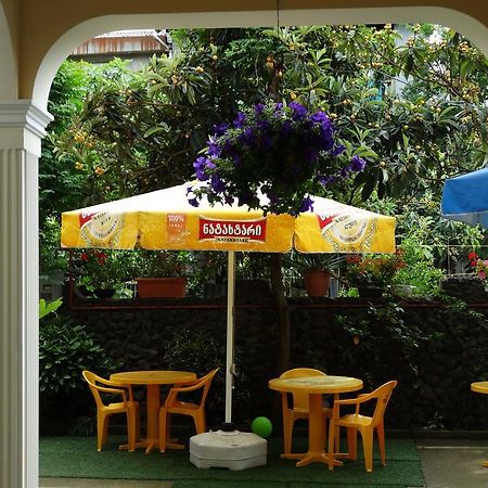 Gulnasi'S Guesthouse Батуми Екстериор снимка