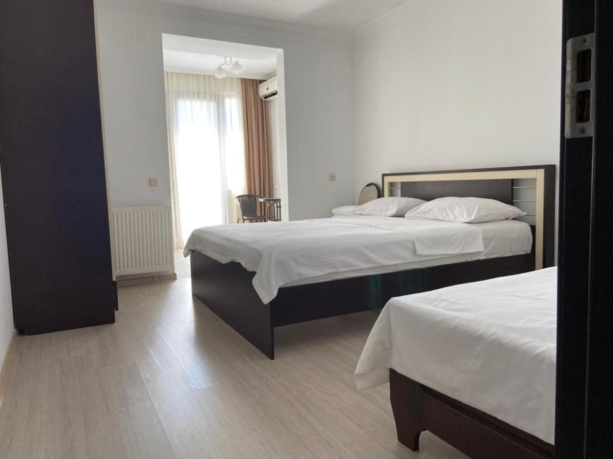 Gulnasi'S Guesthouse Батуми Екстериор снимка