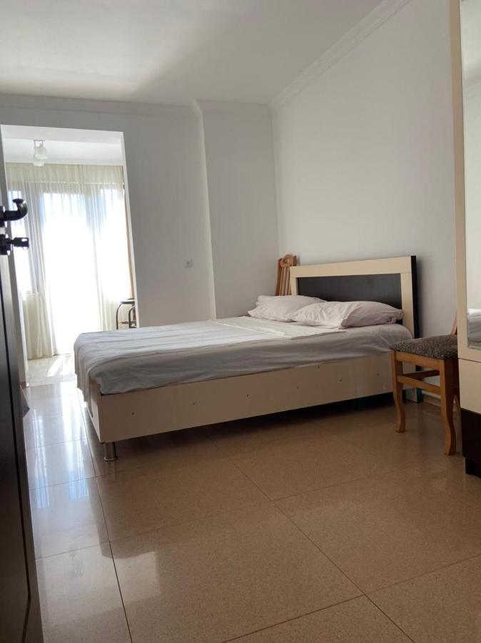 Gulnasi'S Guesthouse Батуми Екстериор снимка