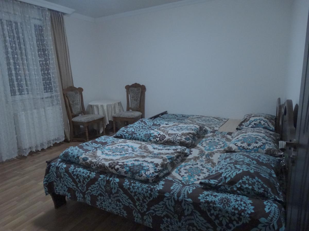 Gulnasi'S Guesthouse Батуми Екстериор снимка