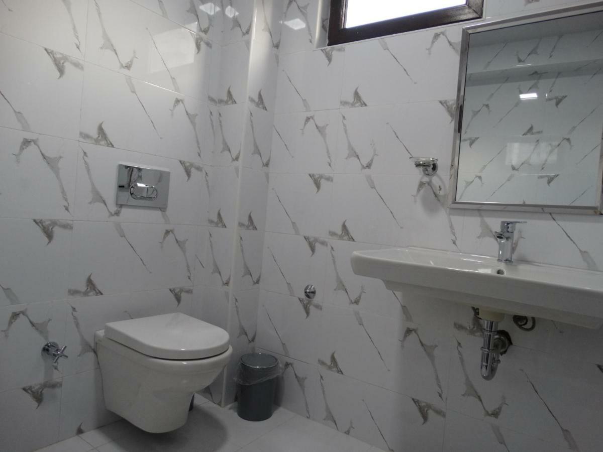 Gulnasi'S Guesthouse Батуми Екстериор снимка